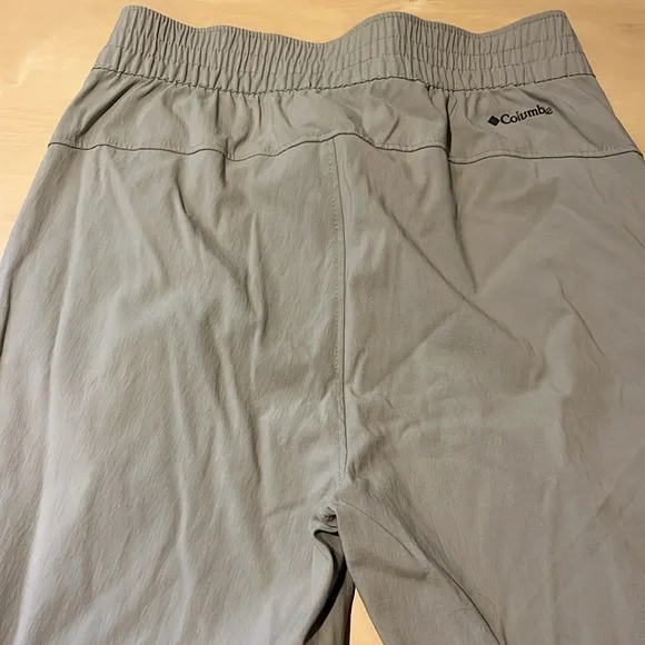 Columbia hiking pants - Picture 3 of 8
